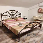 Slim I Sobe 게스트하우스 메덜린
