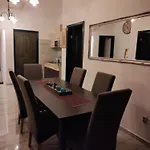 Slim I Sobe Πανσιόν 3*