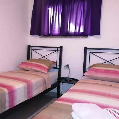 Guest house Slim I Sobe Medulin