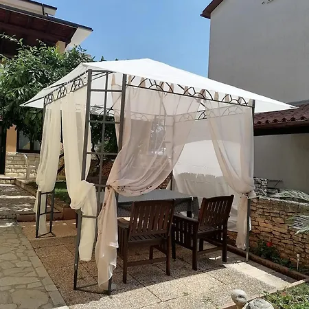 Guest house Slim I Sobe Medulin