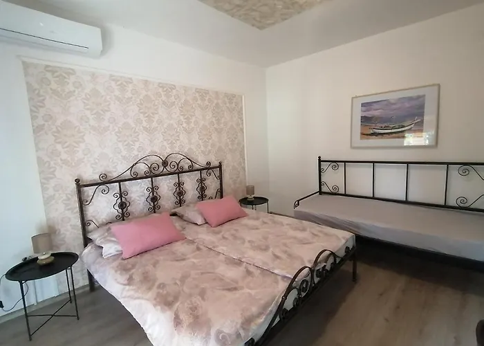 Slim I Sobe 게스트하우스 3*