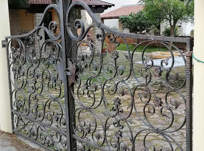 Slim I Sobe 3* 메덜린