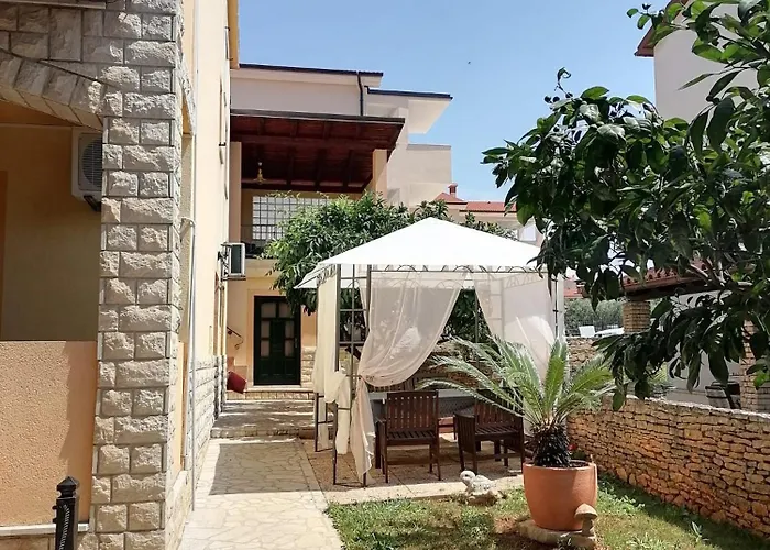 Gasthuis Slim I Sobe 3*