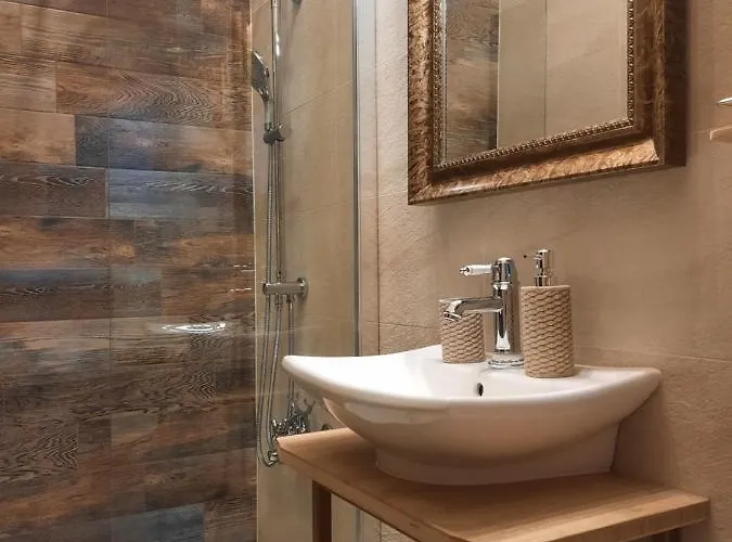 Gostinjska kuća Slim I Sobe